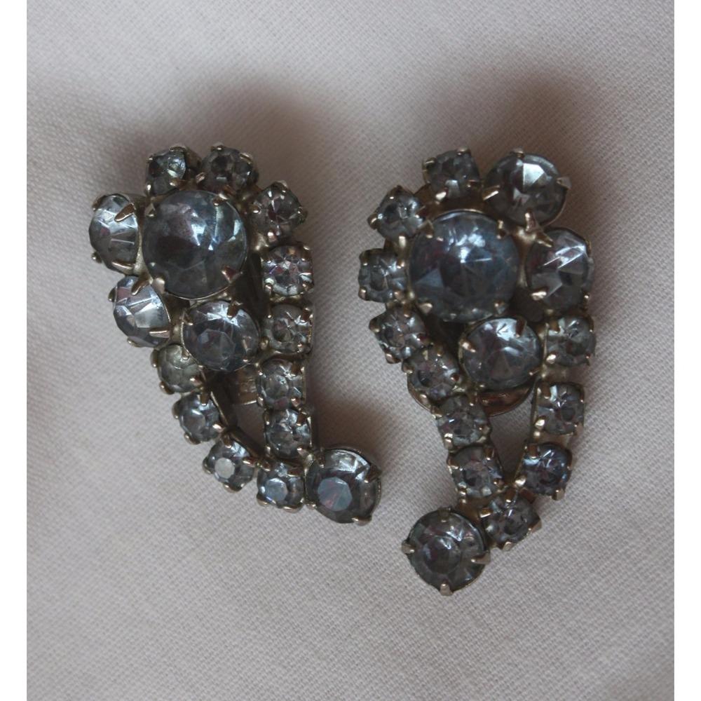 Vintage Fantastic Silver tone Blue Crystal Rhinestones Clip On Earrings  PAISLEY